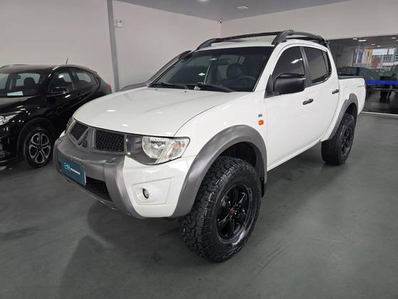 MITSUBISHI L200 SAVANA 3.2 4X4 16V TURBO INTERCOOLER DIESEL 4P AUTOMÁTICO MITSUBISHI L200 SAVANA 3.2 4X4 16V TURBO INTERCOOLER DIESEL 4P AUTOMÁTICO